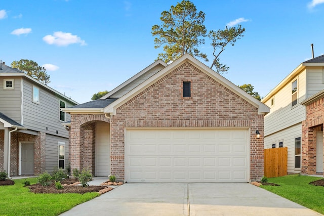 view of front facade featuring a garage