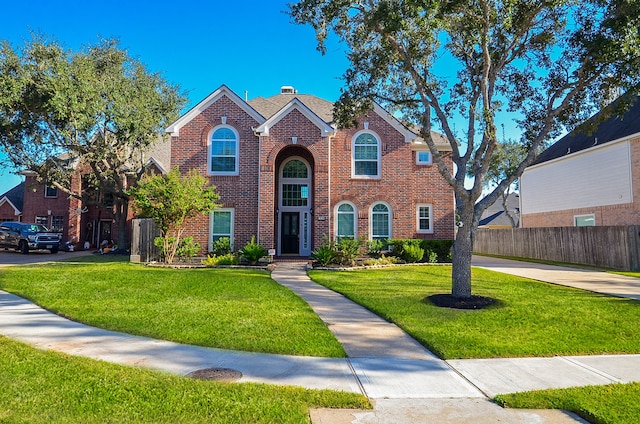 view of front of house featuring a front yard