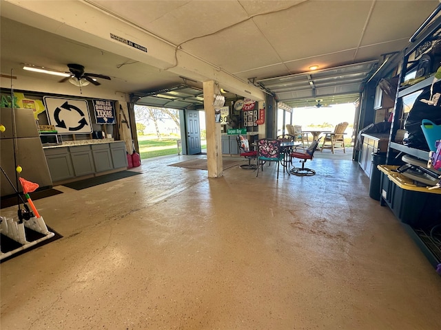 garage with ceiling fan