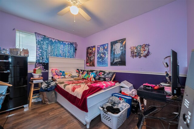 515 Cappamore St, Houston, TX 77013 - bedroom with wood finished floors and ceiling fan