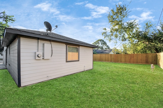 exterior space featuring a lawn