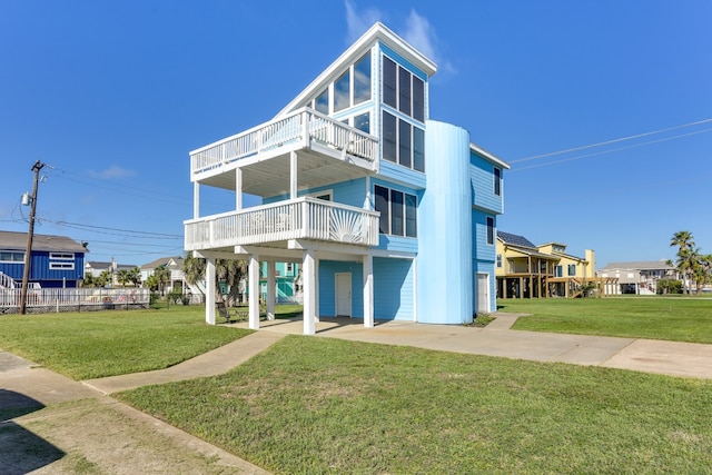 view of front of property with a front yard