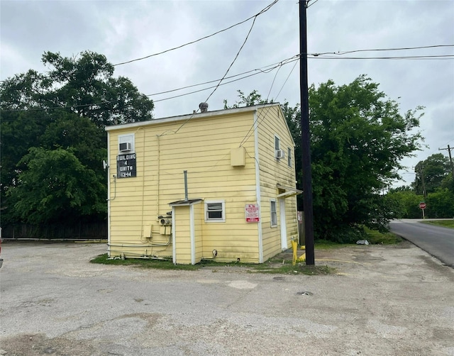 view of home's exterior