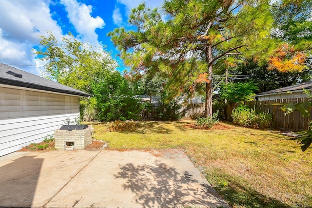 8218 Hazen St, Houston, TX 77036 - view of yard with a patio