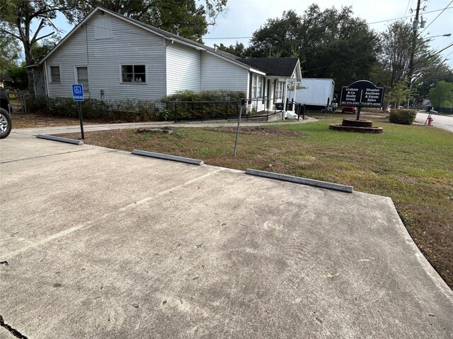 1402 E Ave, Katy, TX 77493 - photo 32