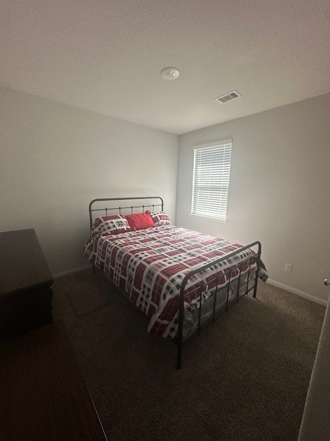 bedroom with carpet flooring