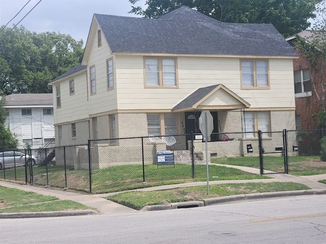 view of front of house featuring a front yard