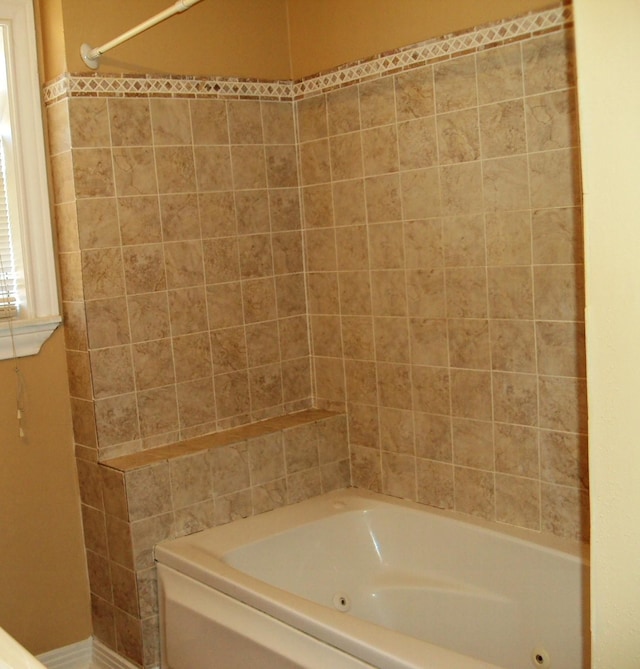 2601 Wheeler St, Houston, TX 77004 - full bath featuring a combined bath / shower with jetted tub