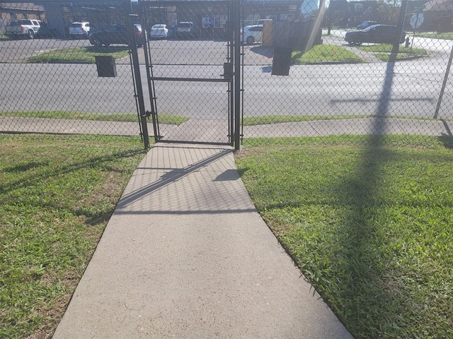 2601 Wheeler St, Houston, TX 77004 - view of gate