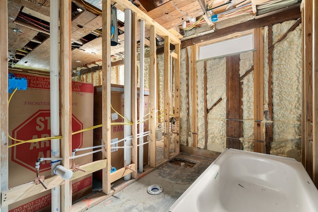 bathroom featuring a tub