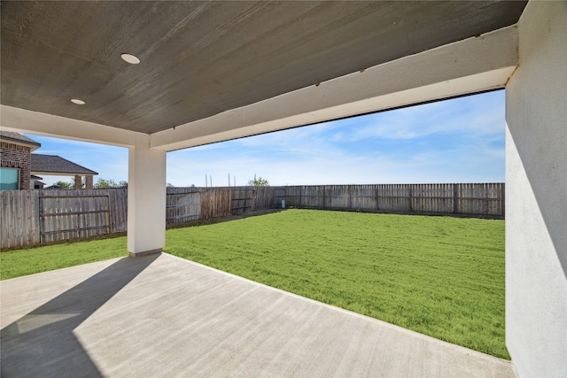 view of yard featuring a patio area