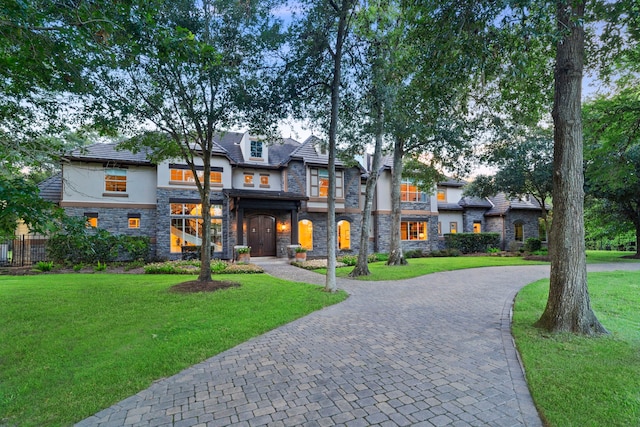 view of front of house with a front yard