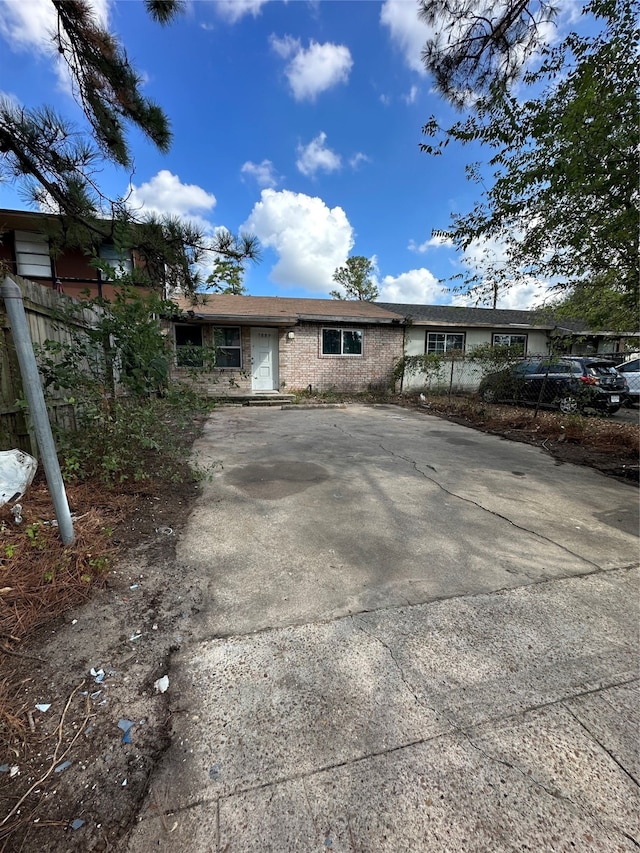 view of front of property