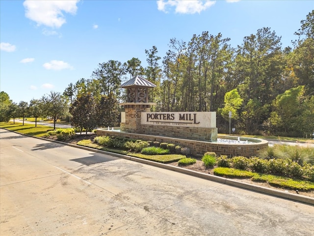 view of community / neighborhood sign