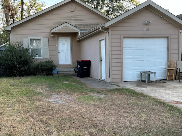 view of front facade featuring a garage