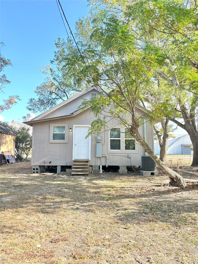 manufactured / mobile home with central air condition unit