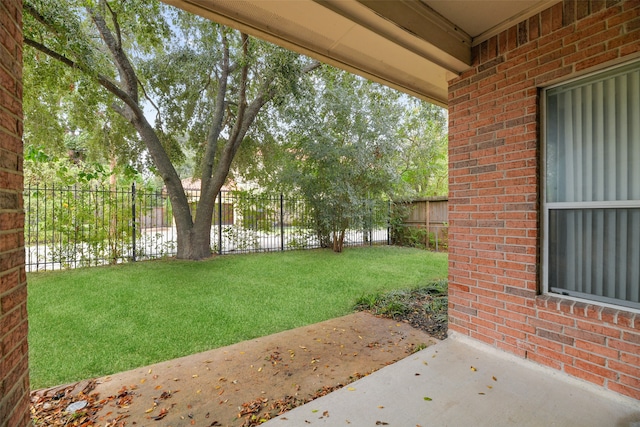 view of yard with a patio