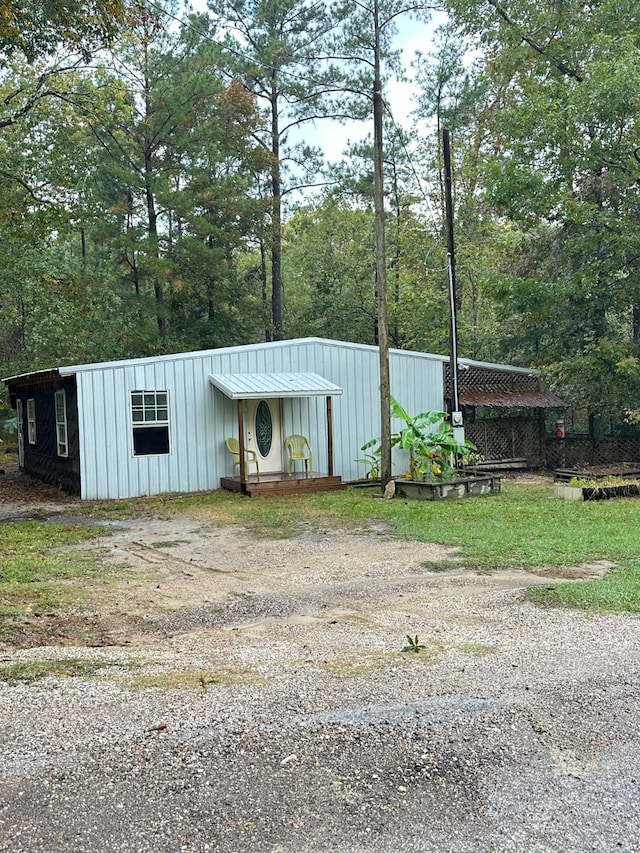 view of outdoor structure