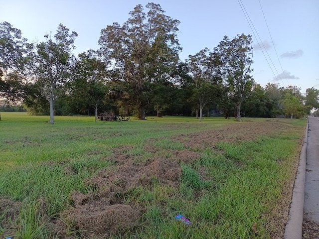 Listing photo 3 for 1040 S Anderson St, Angleton TX 77515