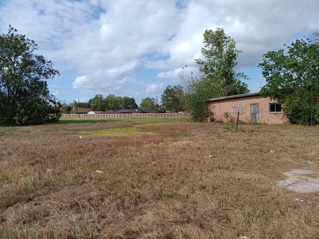 1321 E Mulberry St, Angleton, TX 77515 - photo 4