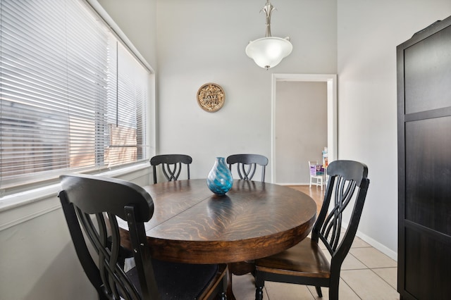 dining room featuring light tile patterned floors