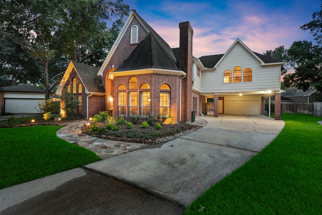 view of front of home featuring a yard