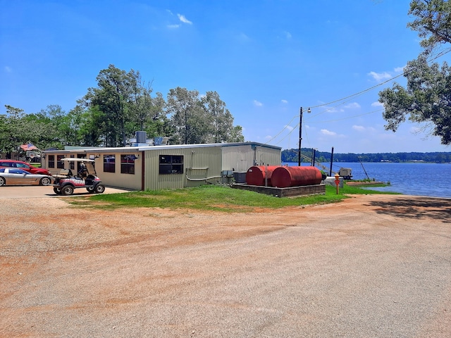 manufactured / mobile home featuring a water view