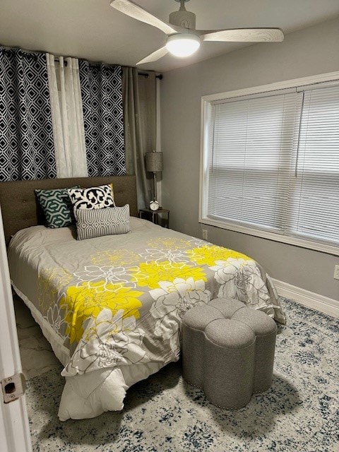 bedroom with ceiling fan