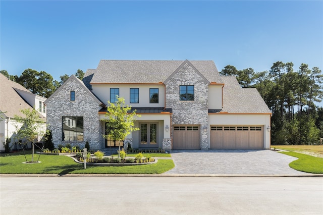 view of front facade with a front yard