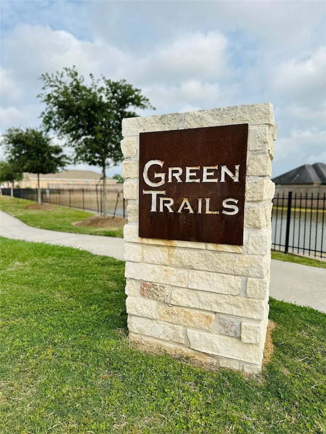122 Austin Rd, Angleton, TX 77515 - community / neighborhood sign featuring fence and a lawn