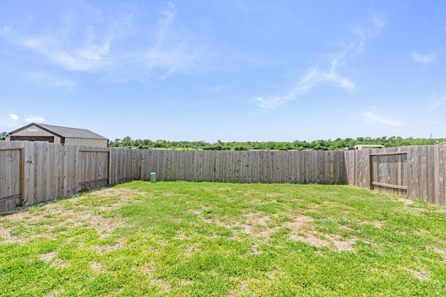122 Austin Rd, Angleton, TX 77515 - view of yard with a fenced backyard