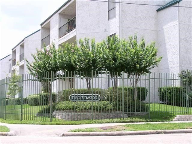 2830 S Bartell Dr Unit 39, Houston, TX 77054 - community / neighborhood sign featuring fence