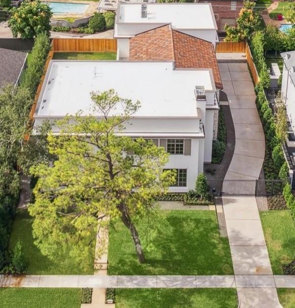 1944 Larchmont Rd, Houston, TX 77019 - view from above of property