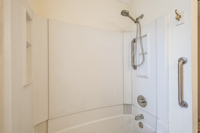 bathroom with shower / bathtub combination