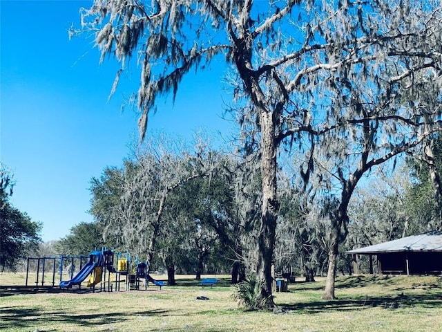 274 Pony Trl, Angleton, TX 77515