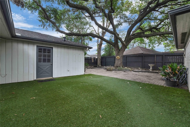 view of yard with a patio area