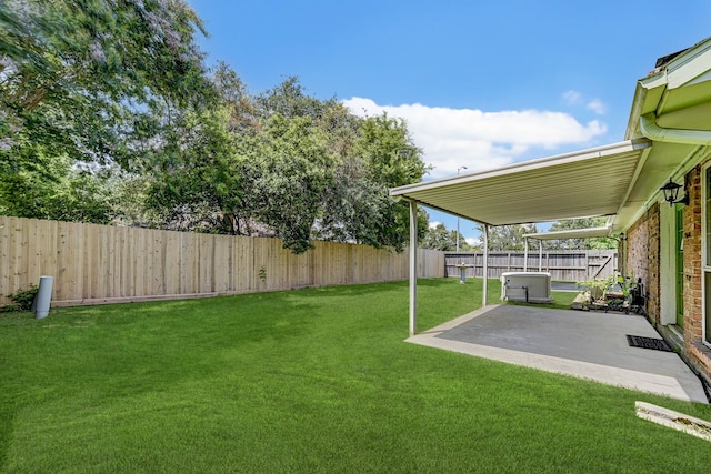 view of yard featuring a patio area