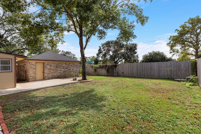 view of yard with a patio area