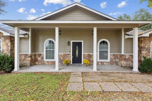 view of front of home featuring a porch