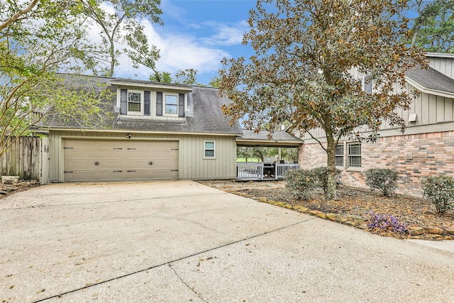 view of front of property featuring a garage