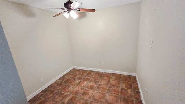 empty room with ceiling fan