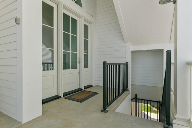 1745 Seaside Dr, Galveston, TX 77550 - view of exterior entry