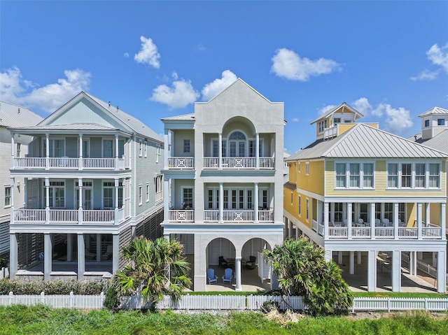 1745 Seaside Dr, Galveston, TX 77550 - view of back of property