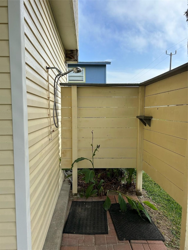 4034 Panola Dr, Galveston, TX 77554 - view of side of home