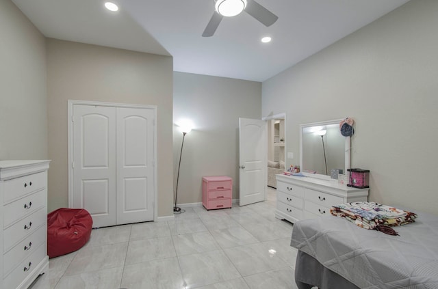 bedroom featuring a closet and ceiling fan