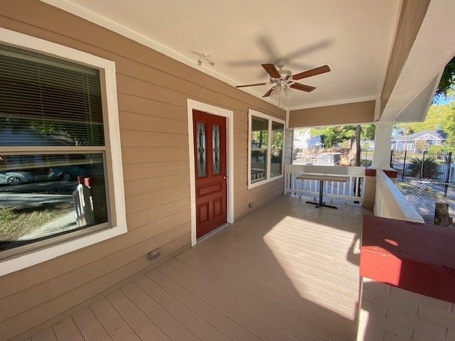 deck with ceiling fan