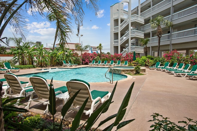 6102 Seawall Blvd Unit 111, Galveston TX, 77551, 1 bedrooms, 1 bath condo for sale