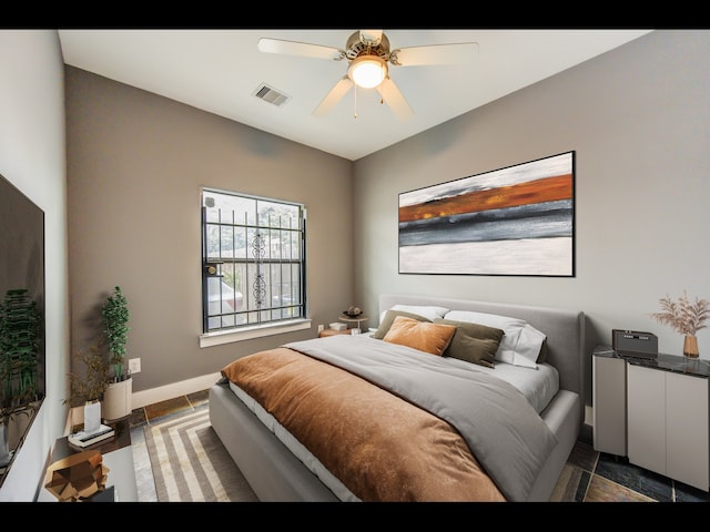 bedroom with ceiling fan