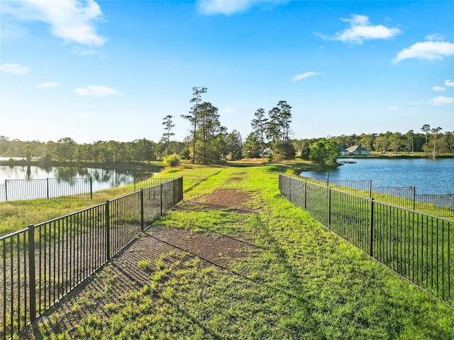 view of yard featuring a water view