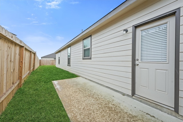 view of yard with a patio area